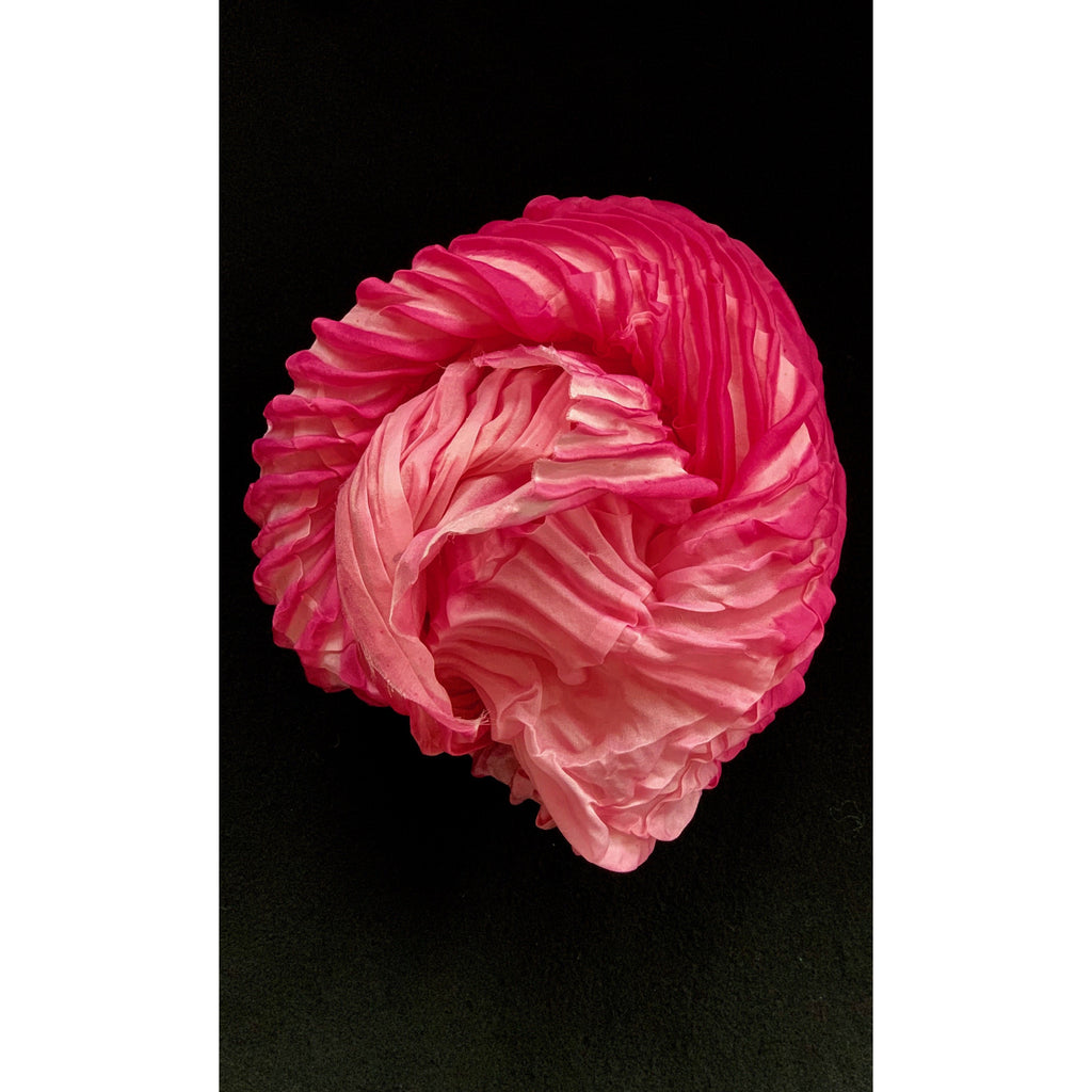 Dynamic Pink/White Twisted Object